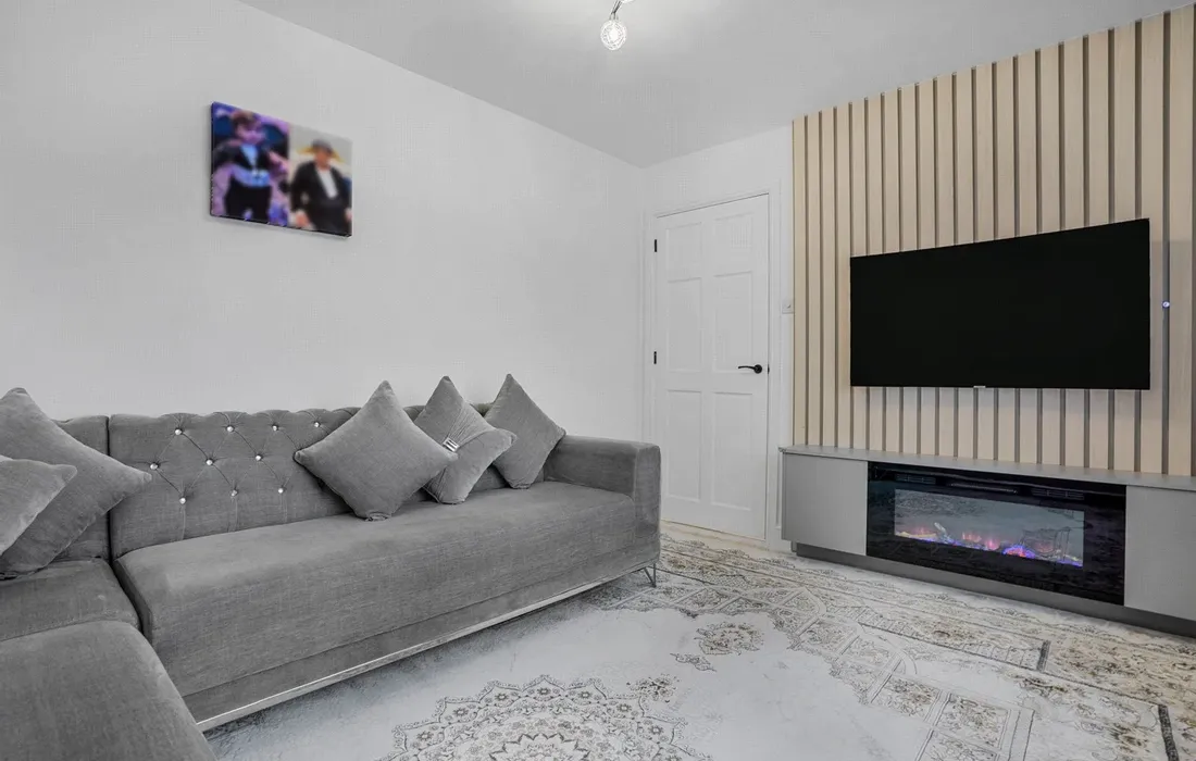 1 bedroom maisonette for sale