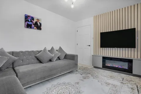 1 bedroom maisonette for sale