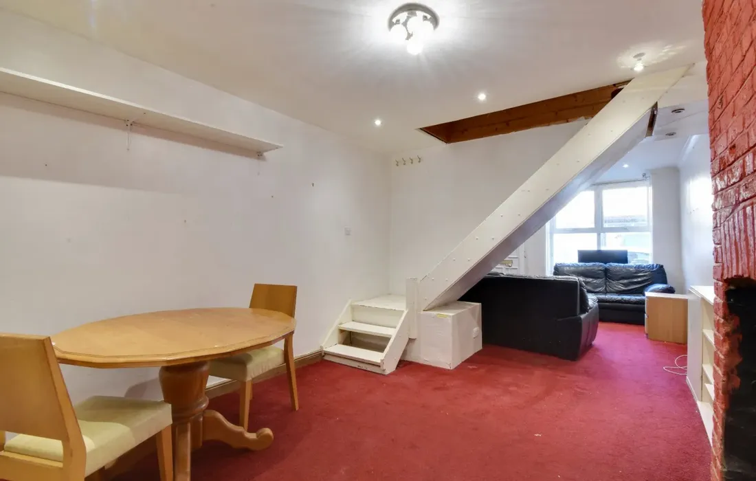 2 bedroom house to rent