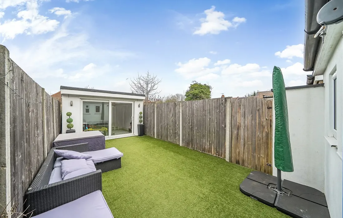 2 bedroom house for sale