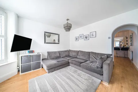 2 bedroom house for sale