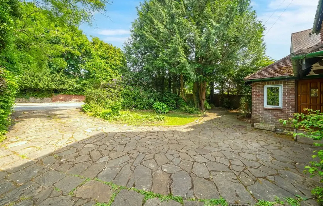 5 bedroom house for sale