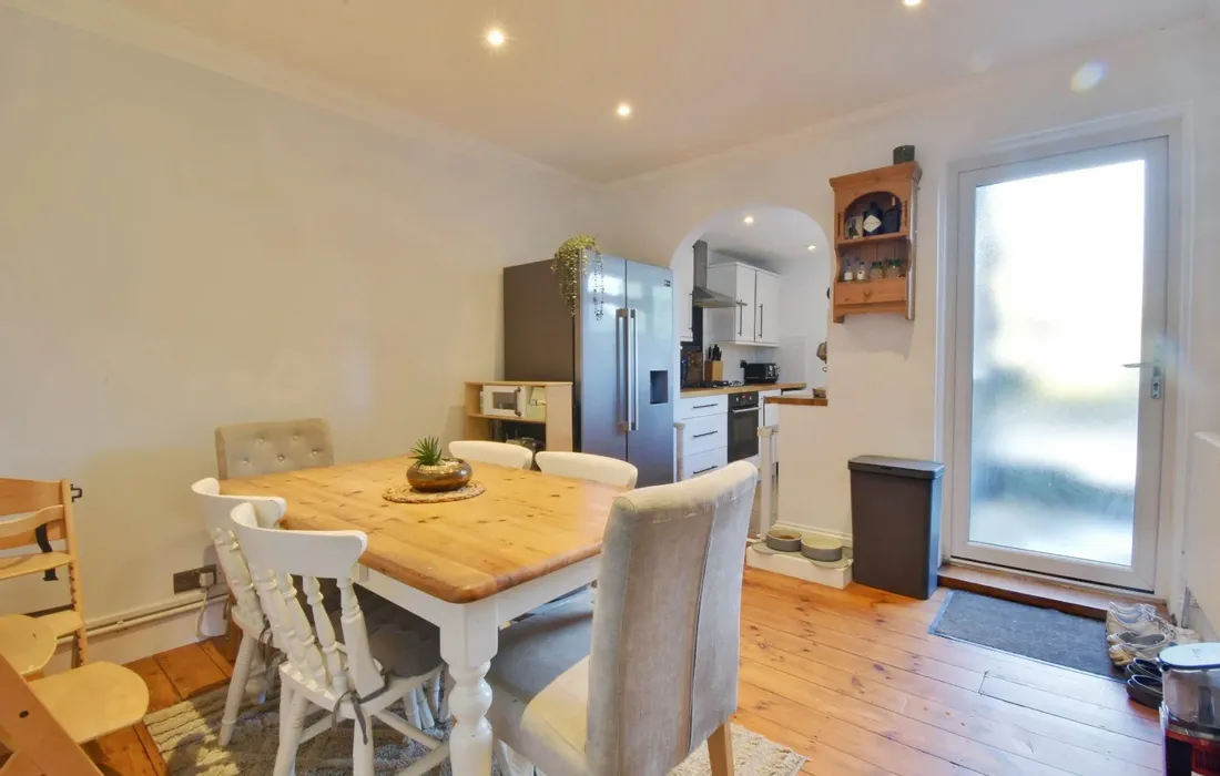 2 bedroom house to rent