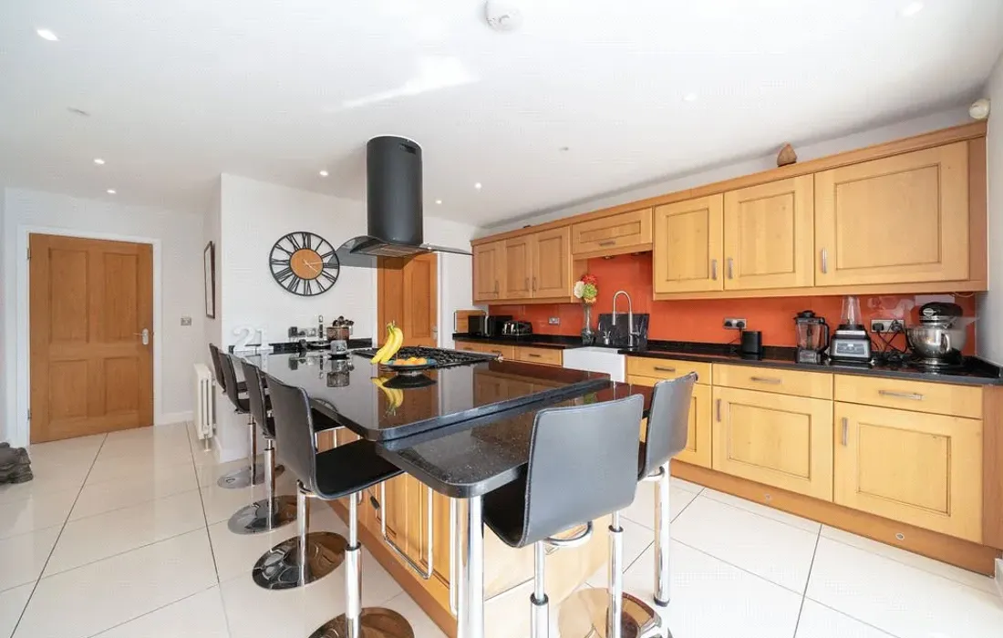 5 bedroom house for sale