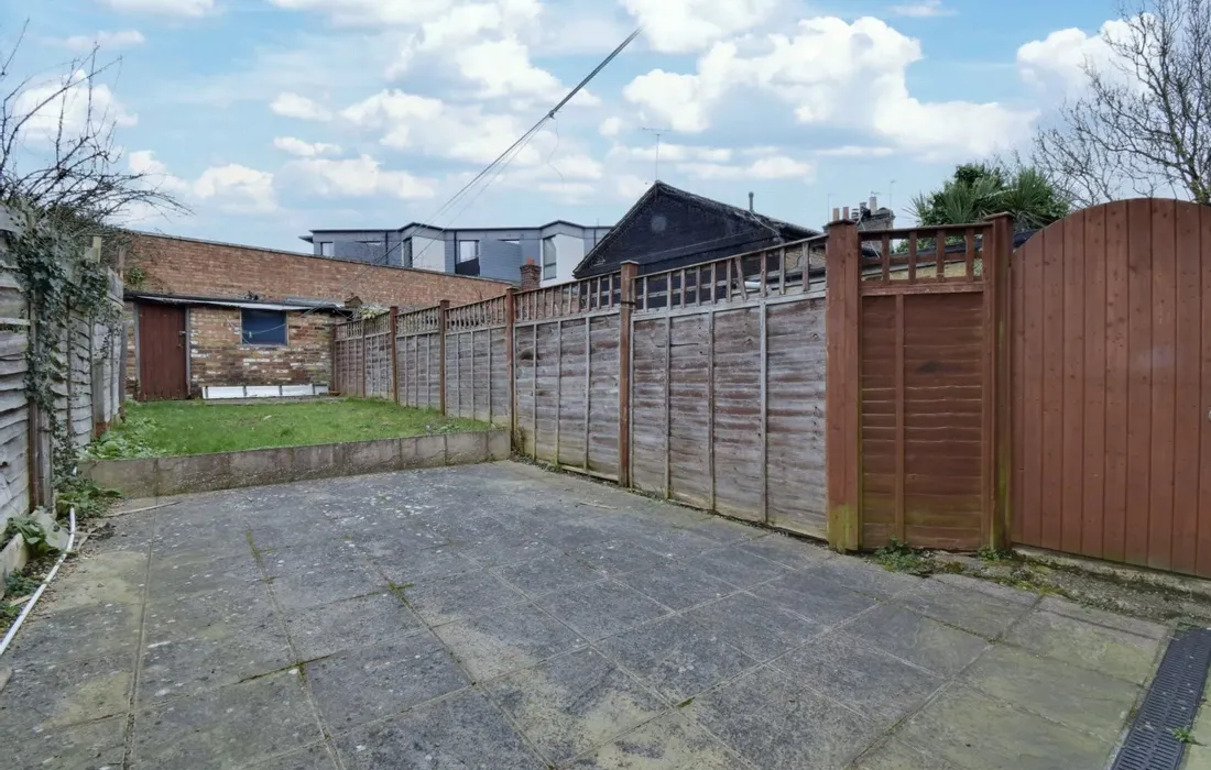 2 bedroom house for sale