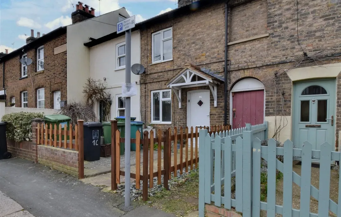 2 bedroom house for sale