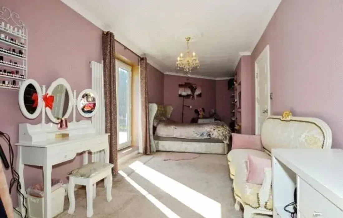 5 bedroom house for sale