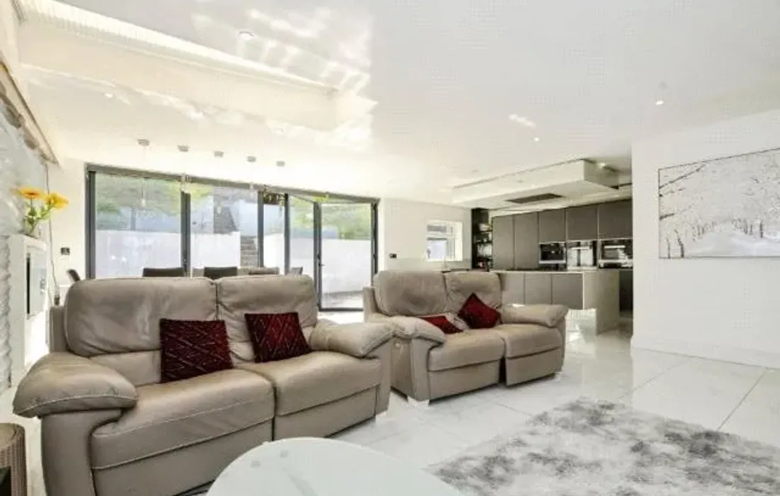 5 bedroom house for sale