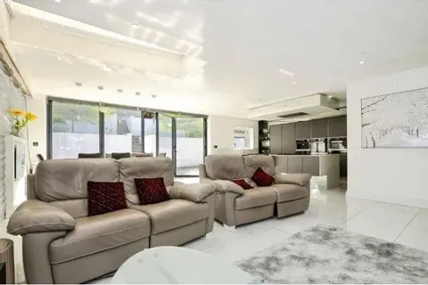 5 bedroom house for sale