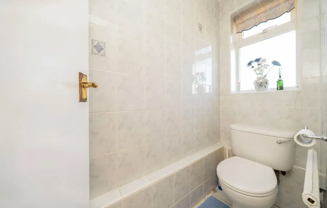 2 bedroom bungalow for sale