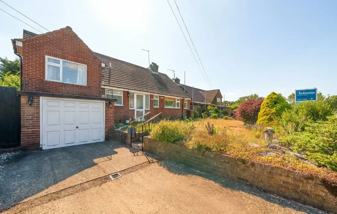 2 bedroom bungalow for sale