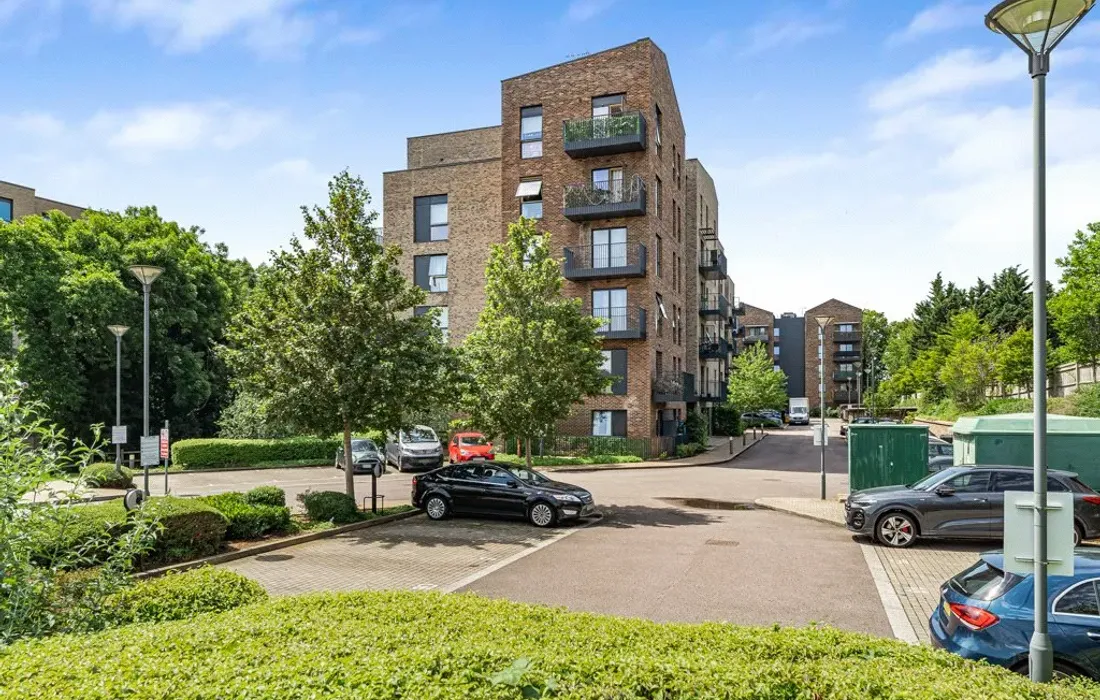2 bedroom apartment for sale