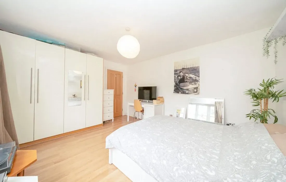 5 bedroom house for sale