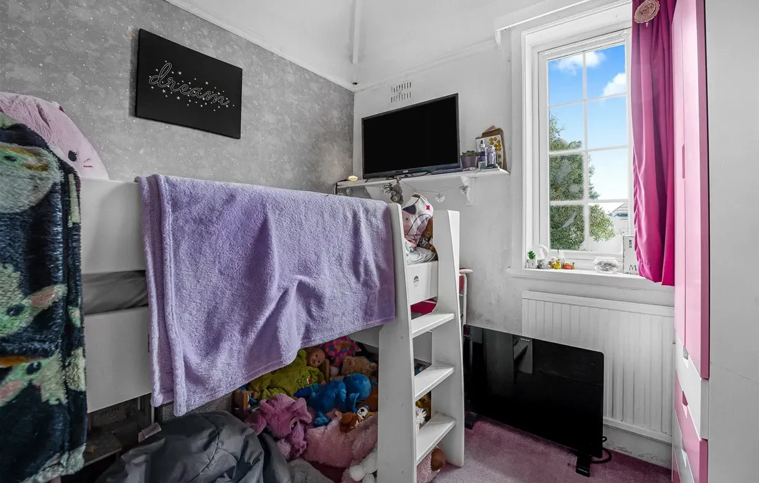 5 bedroom house for sale