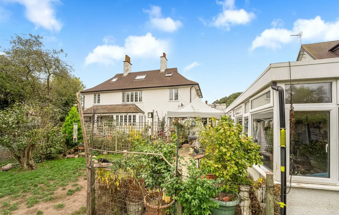 5 bedroom house for sale