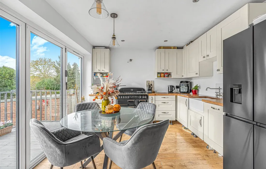 4 bedroom bungalow for sale