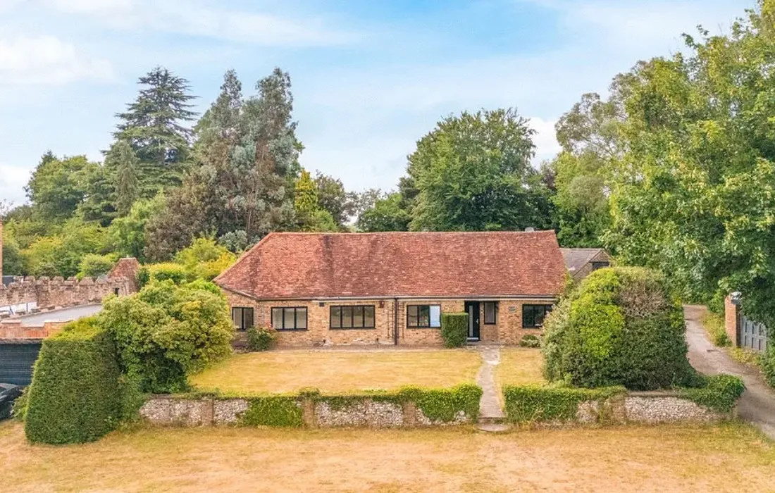 6 bedroom house for sale