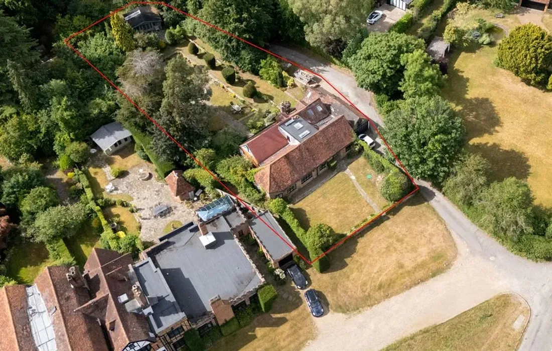 6 bedroom house for sale
