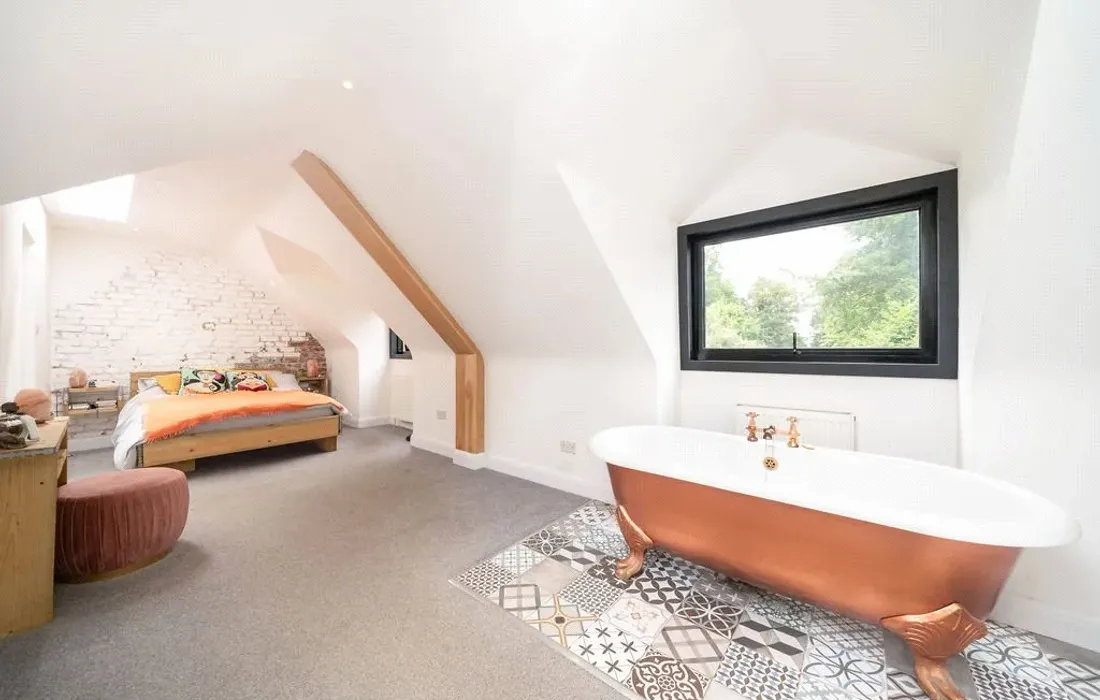 6 bedroom house for sale