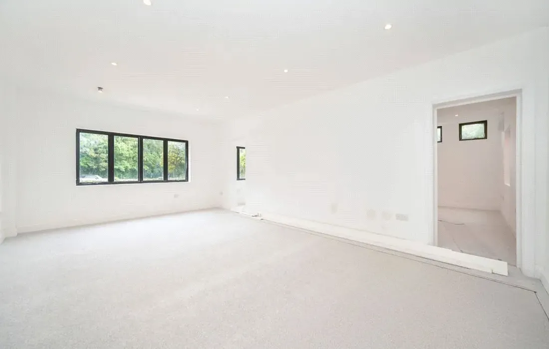 6 bedroom house for sale