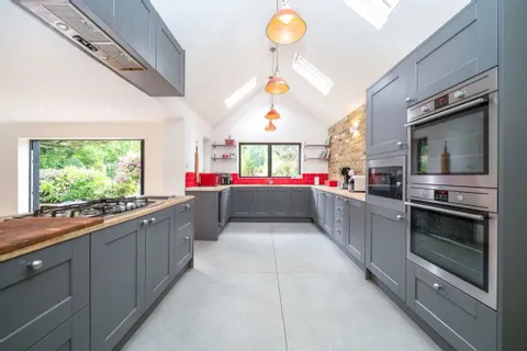 6 bedroom house for sale