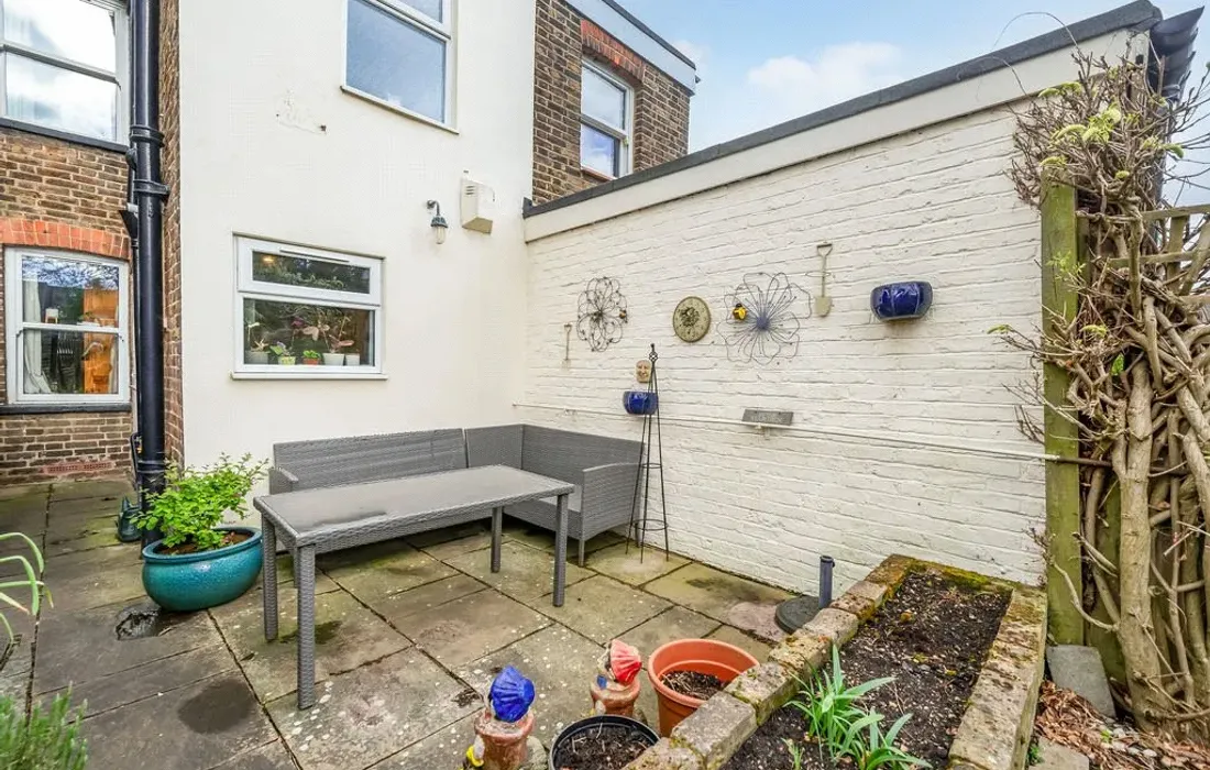 2 bedroom house for sale