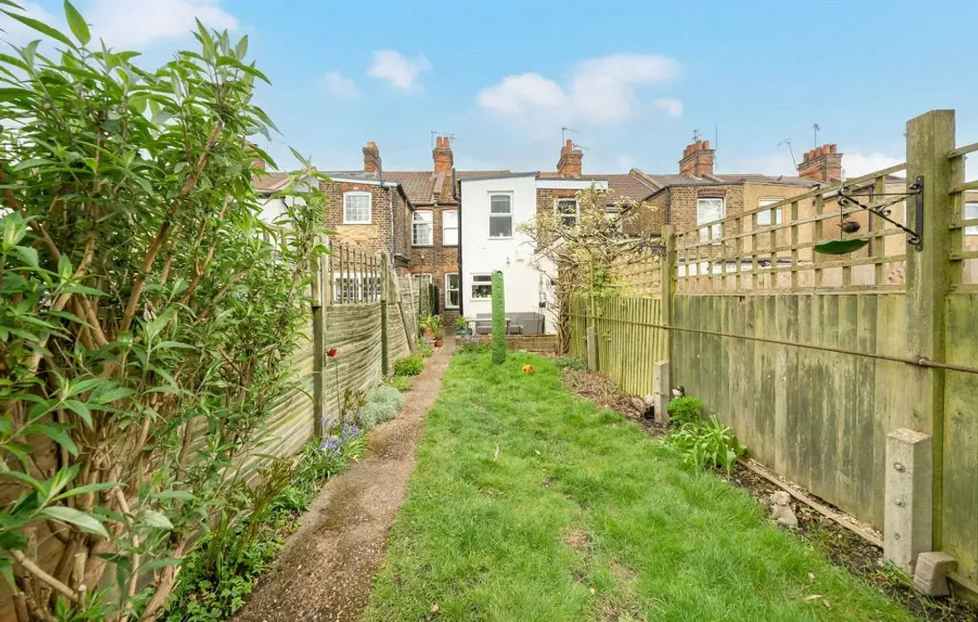 2 bedroom house for sale