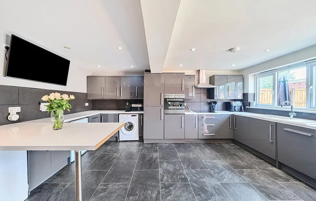 5 bedroom house for sale