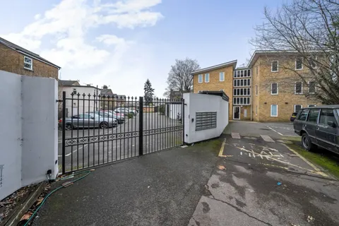 1 bedroom apartment to rent