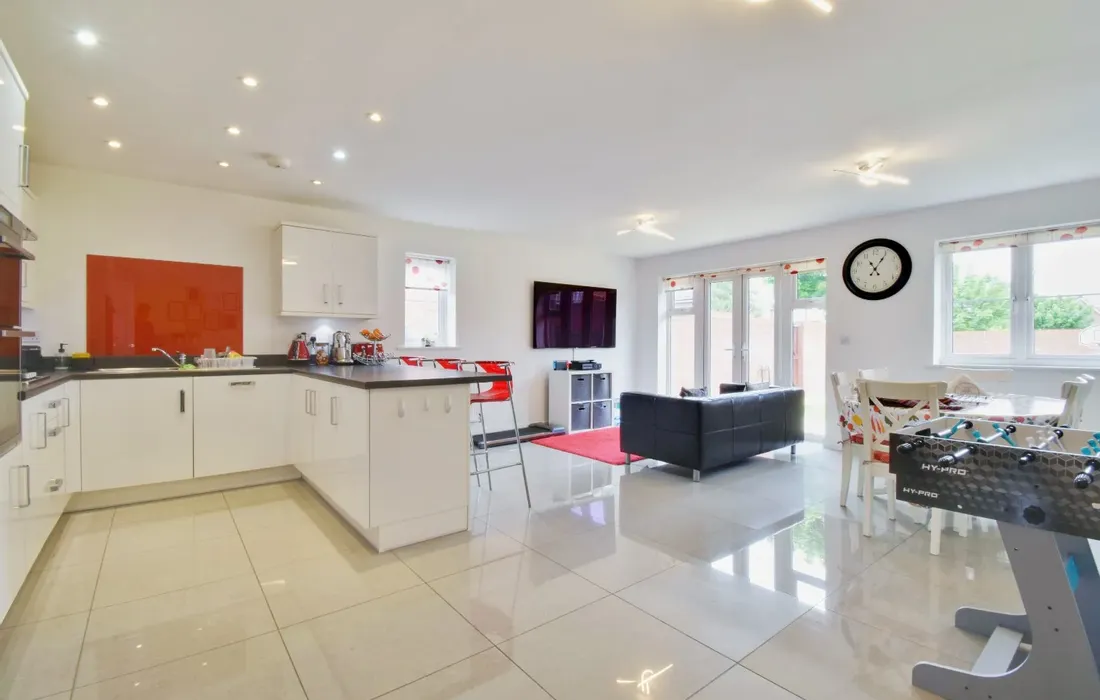 4 bedroom house to rent