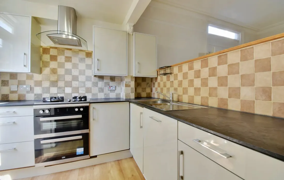 2 bedroom maisonette to rent