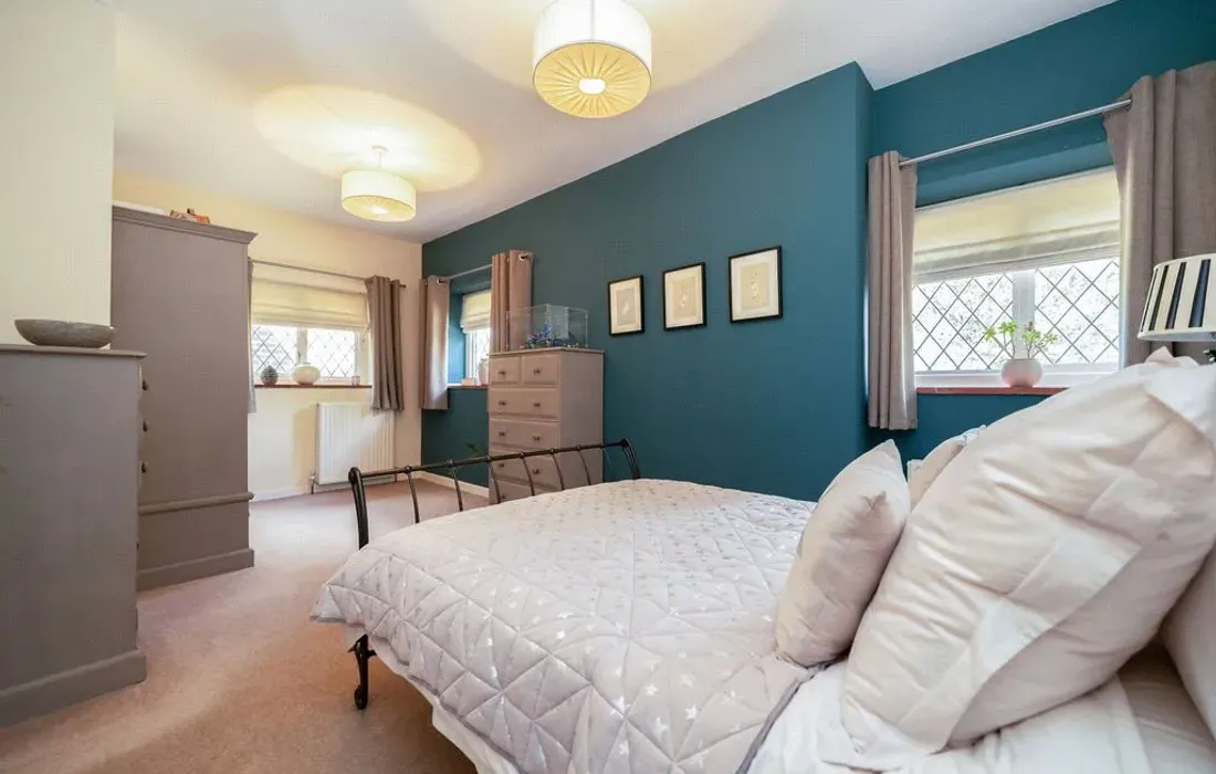 6 bedroom house for sale