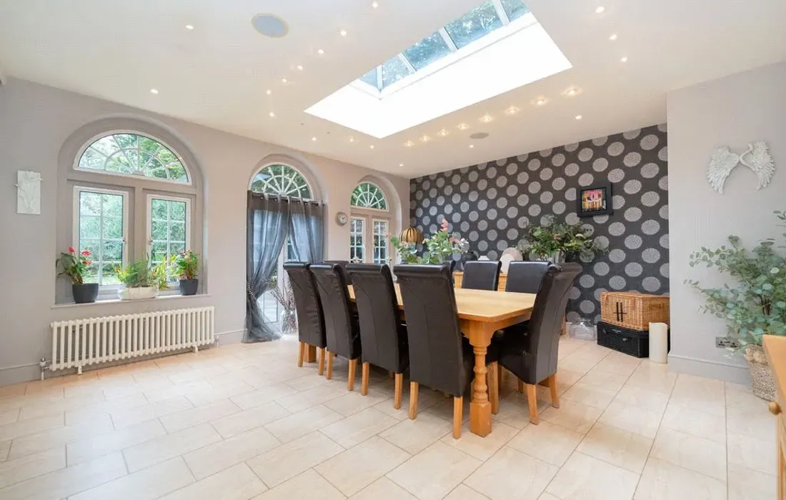 6 bedroom house for sale