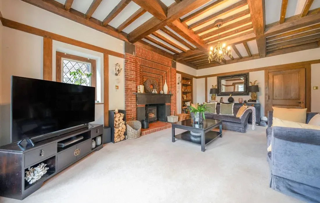 6 bedroom house for sale