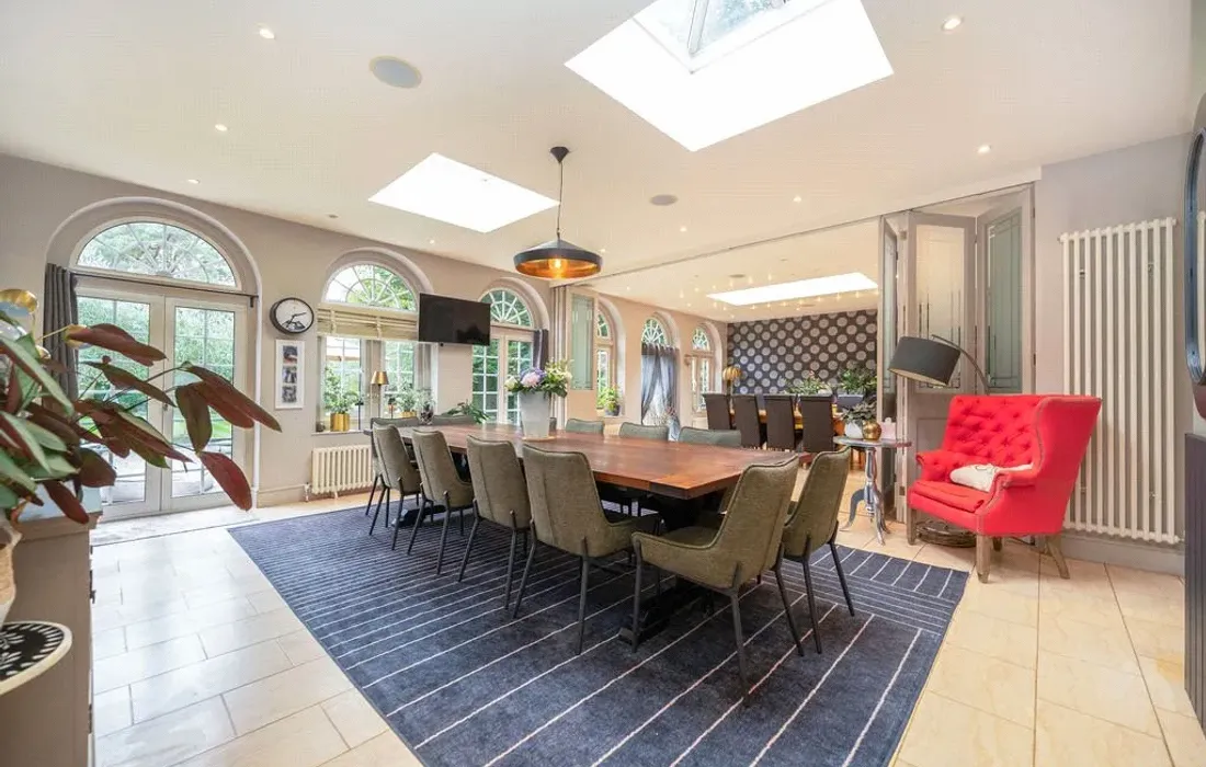 6 bedroom house for sale