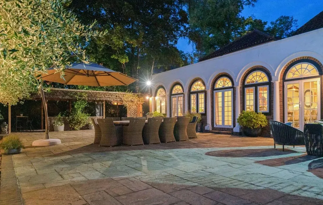 6 bedroom house for sale