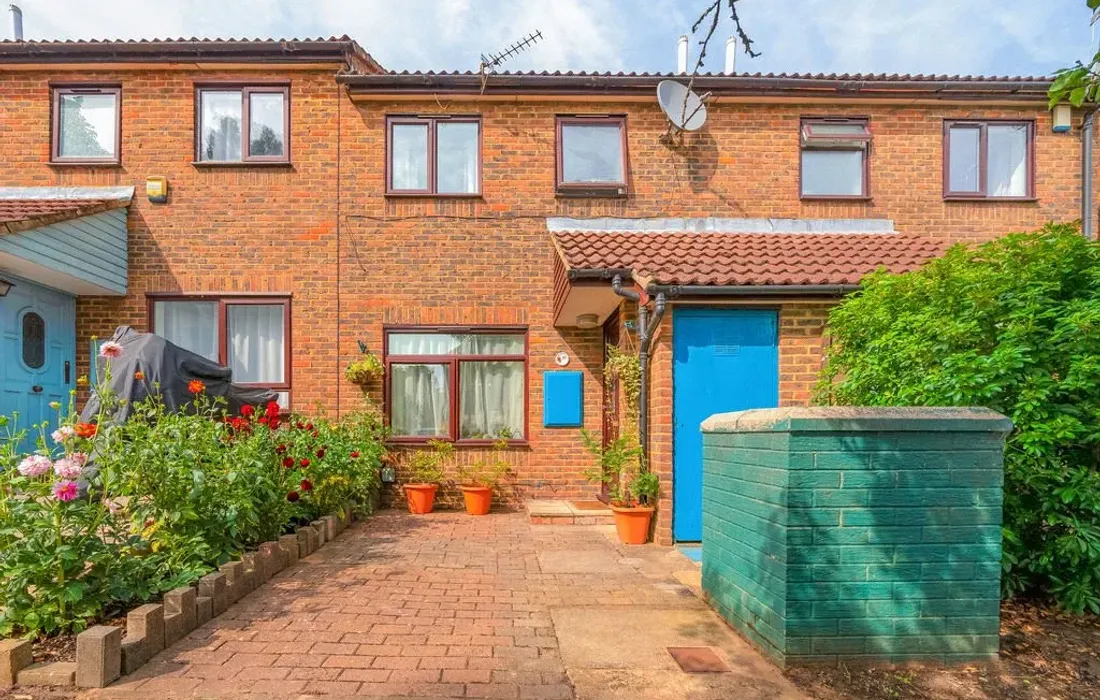 2 bedroom house for sale