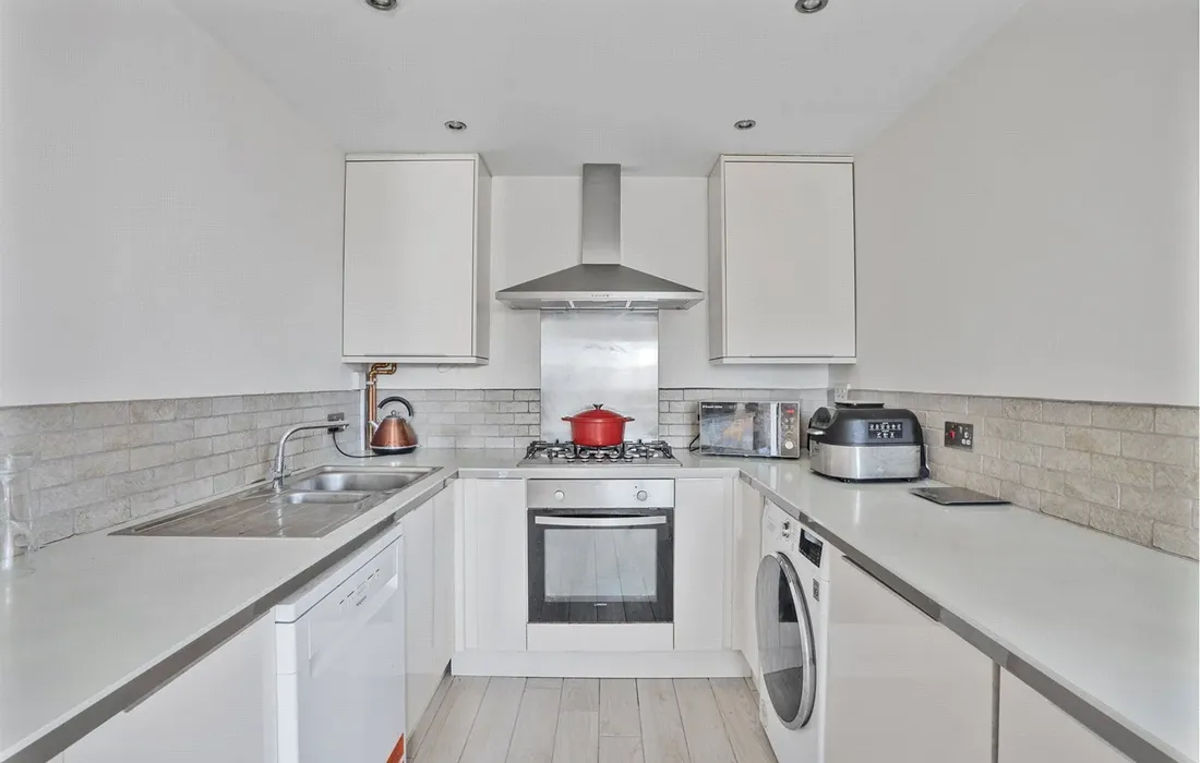 3 bedroom apartment to rent