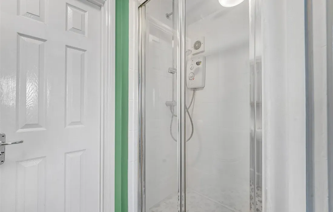 2 bedroom maisonette for sale