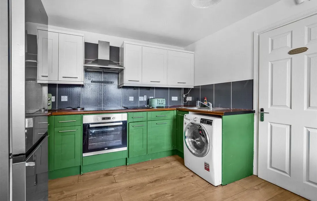 2 bedroom maisonette for sale