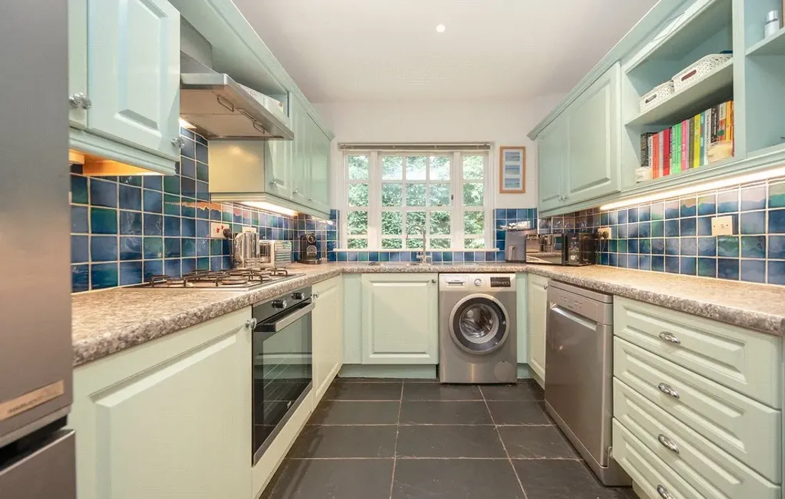 2 bedroom house for sale