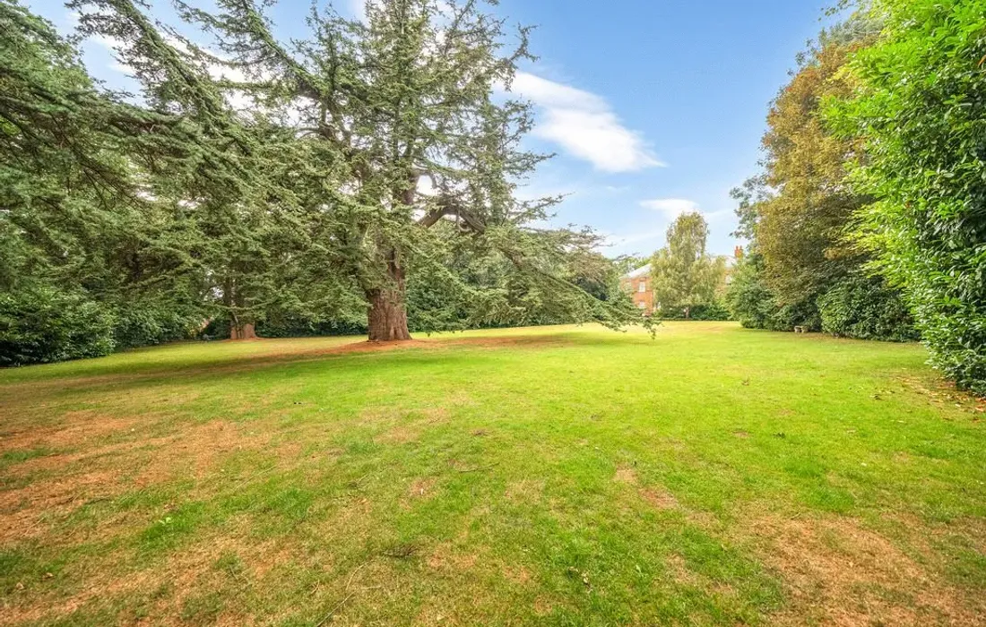 2 bedroom house for sale