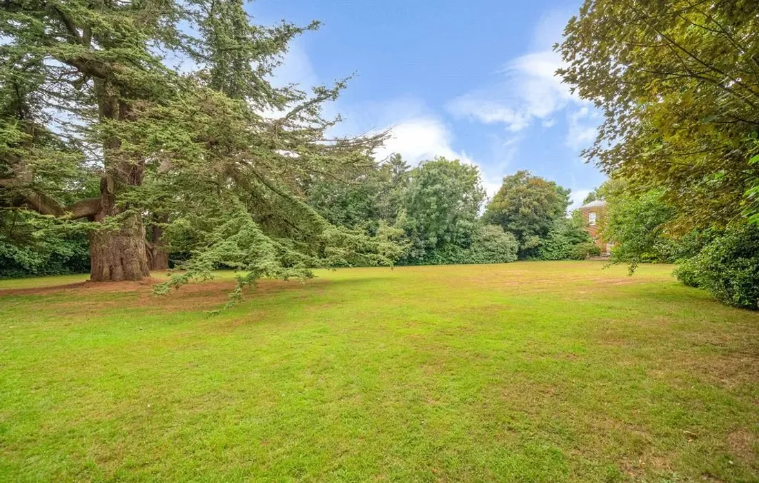 2 bedroom house for sale