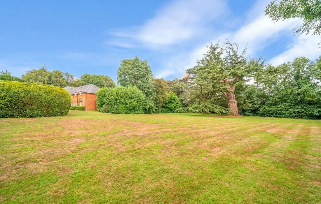 2 bedroom house for sale