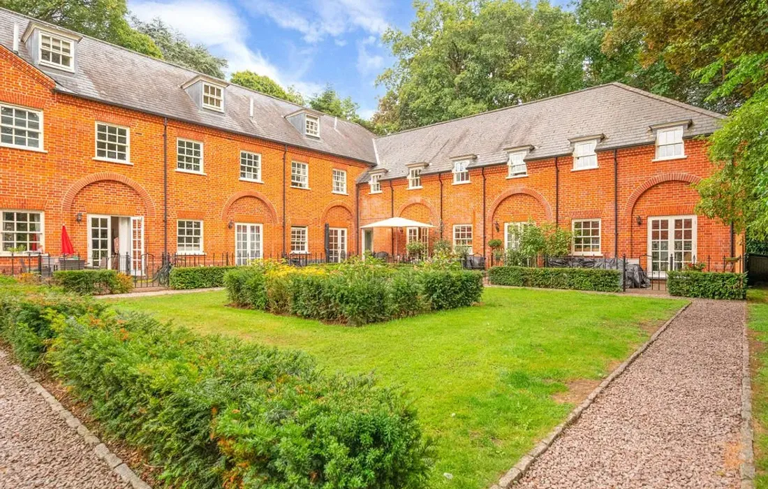 2 bedroom house for sale