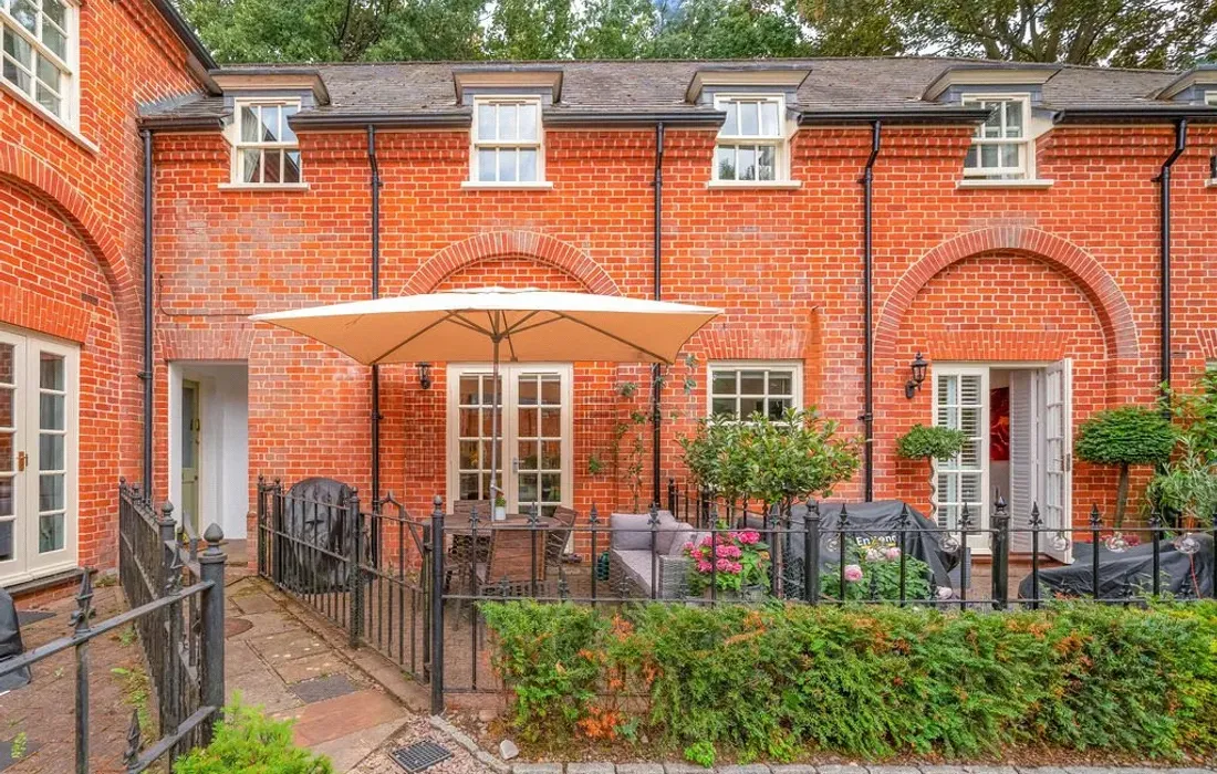 2 bedroom house for sale