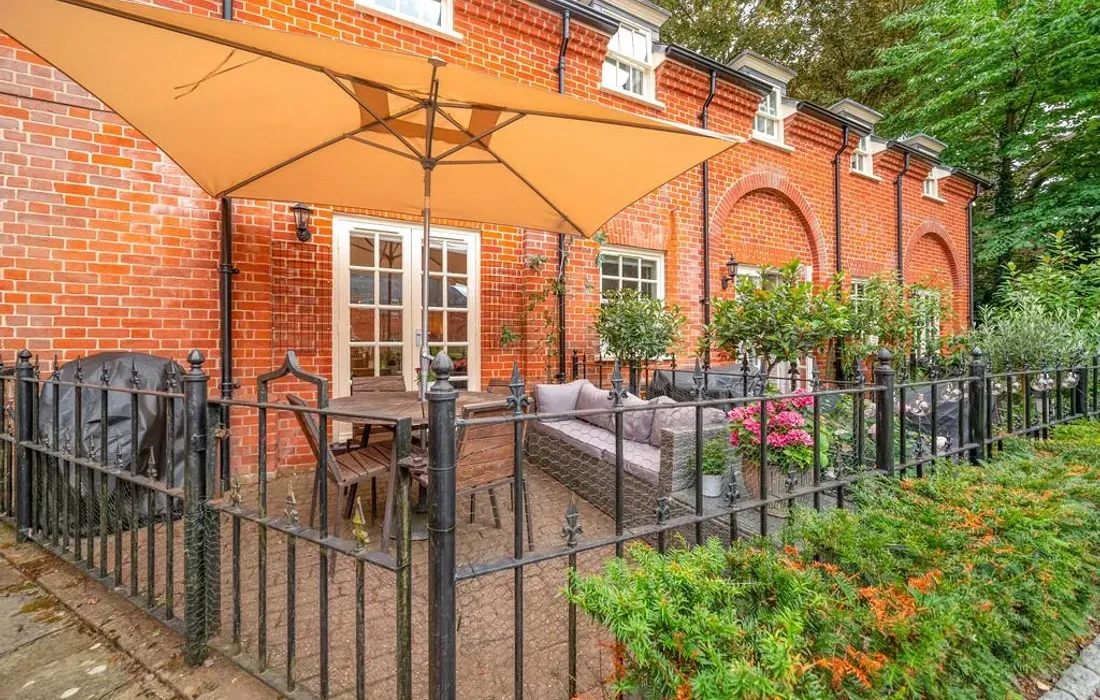 2 bedroom house for sale