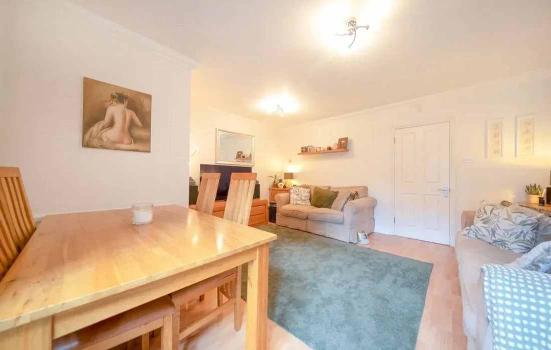 2 bedroom house for sale