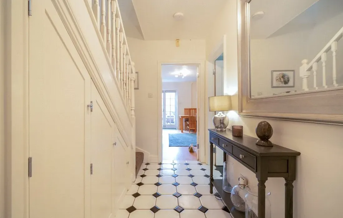 2 bedroom house for sale