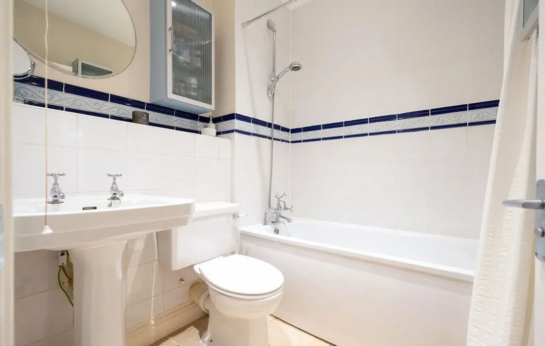 2 bedroom house for sale